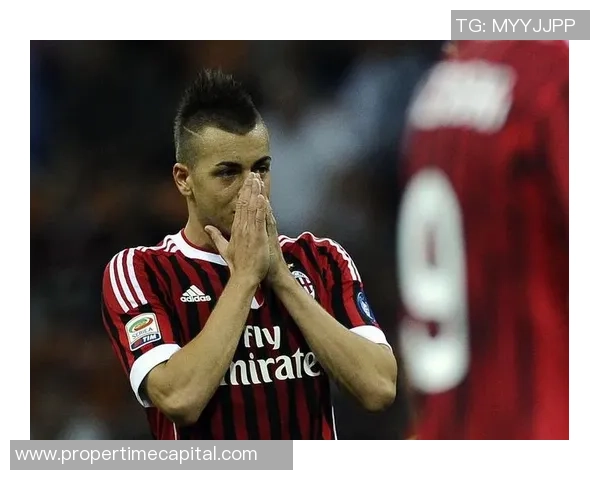 绿茵豪杰赞歌以足球球星诗句展现热血与荣耀 绿茵豪杰赞歌以足球球星诗句展现热血与荣耀